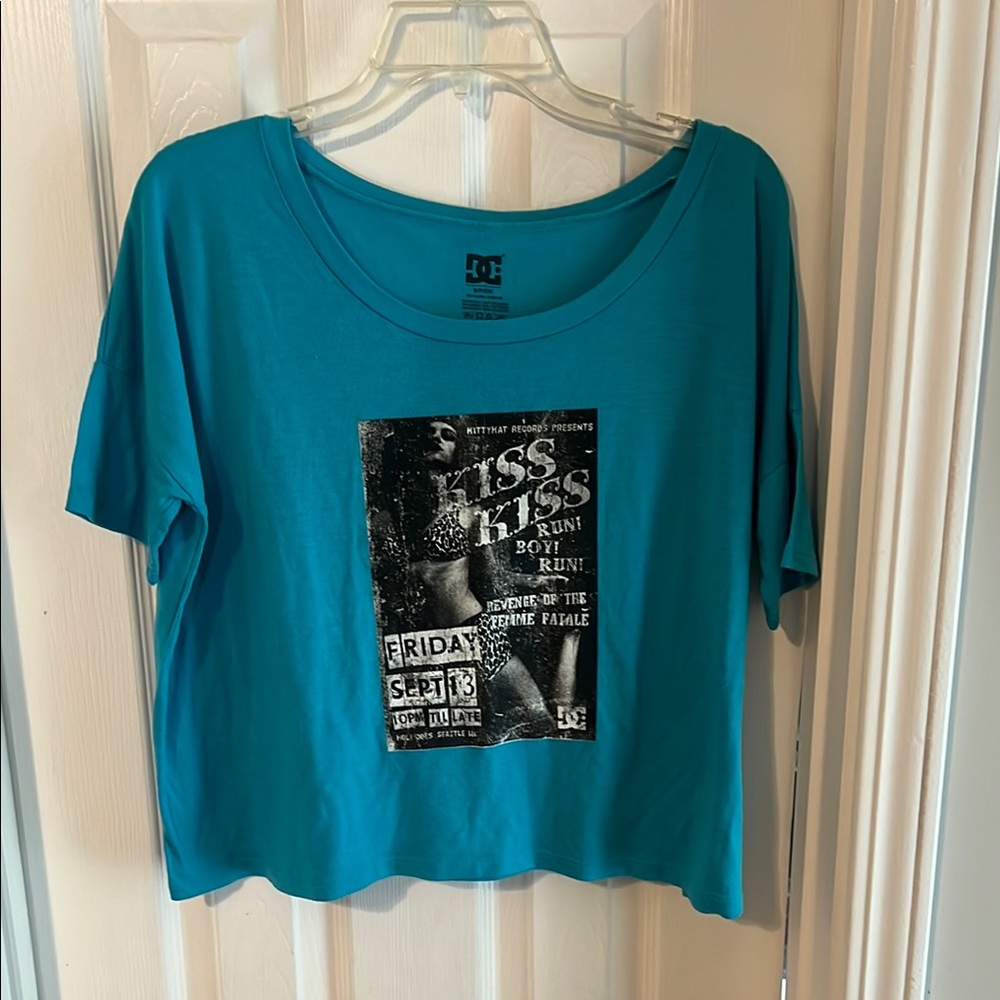 DC Women's Oversized Teal Blue Graphic Tee Size Small